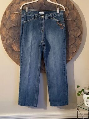 Villager Women’s Embroidered Jeans